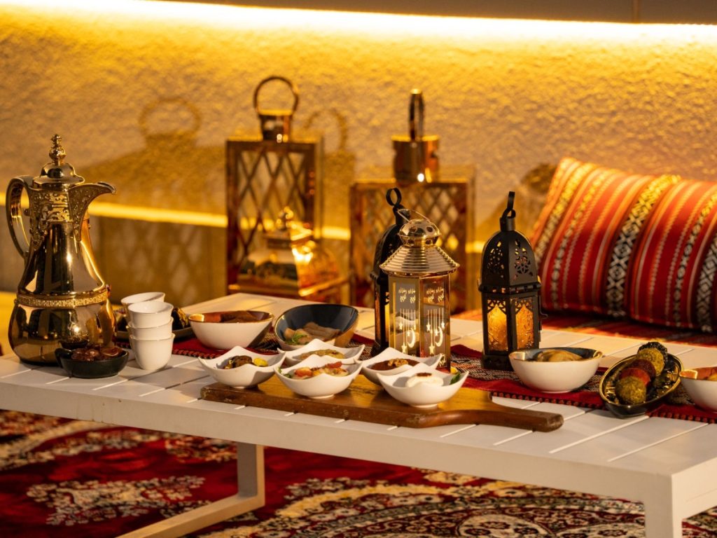 How Does the Fasting Person Sign the Covenant of Patience Before the Day Begins?